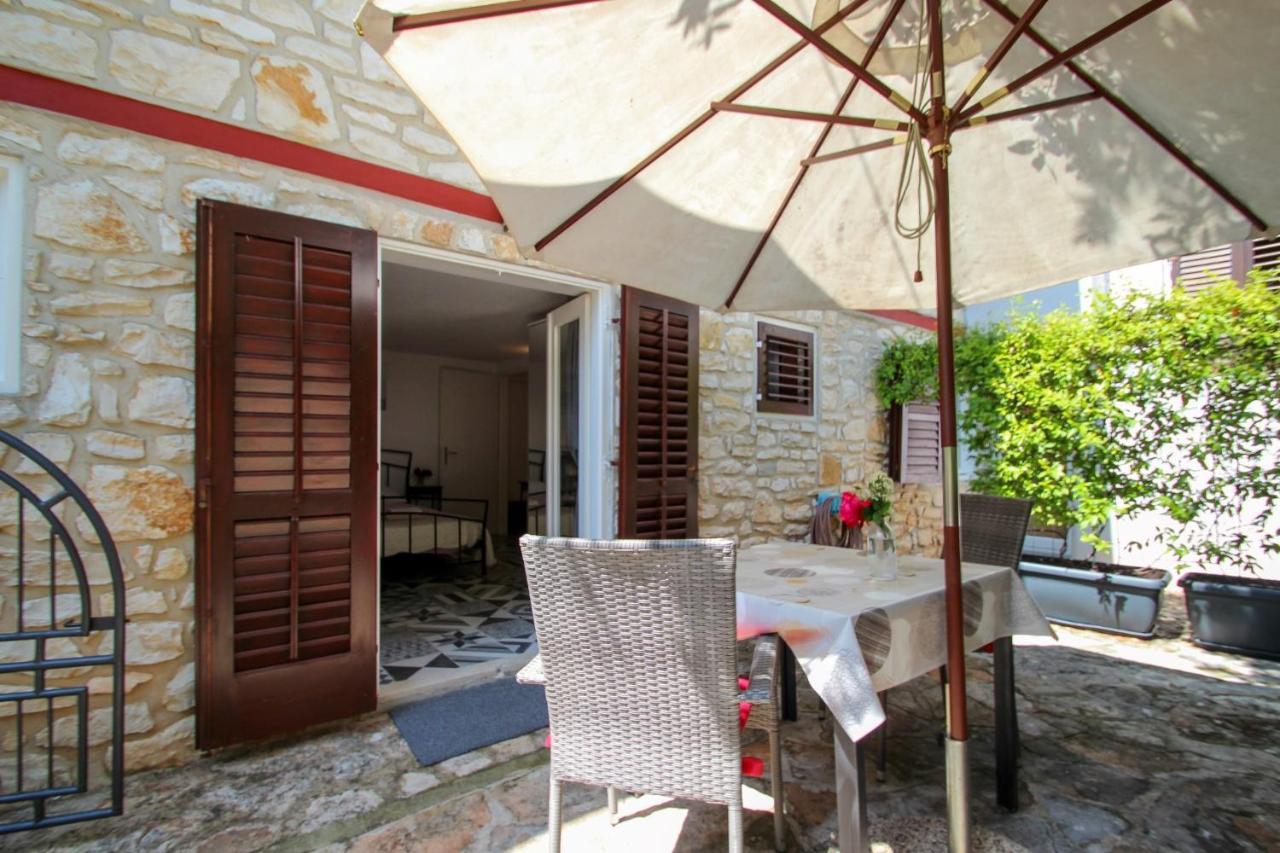 Carla Guest House Novigrad  Exterior photo